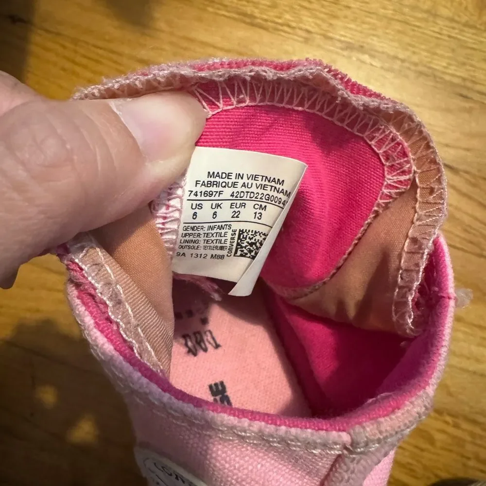 Converse Kids Sneakers in Pink and White for toddler